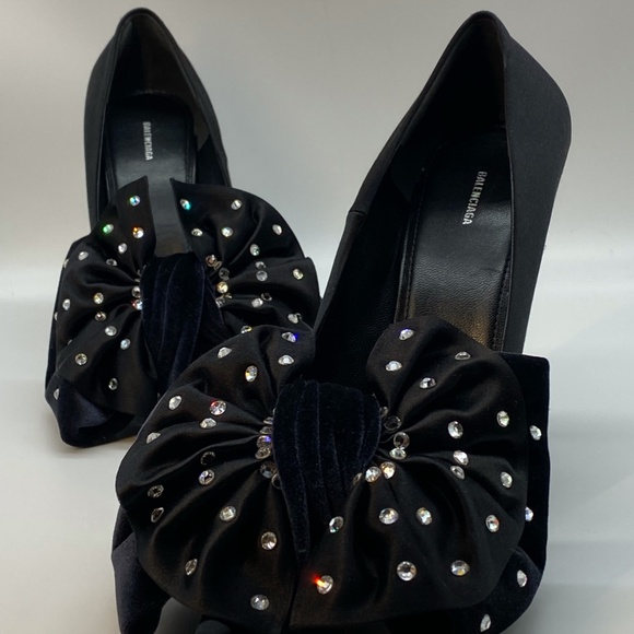 BALENCIAGA Velvet Crystal Bow heels - Picture 11 of 15